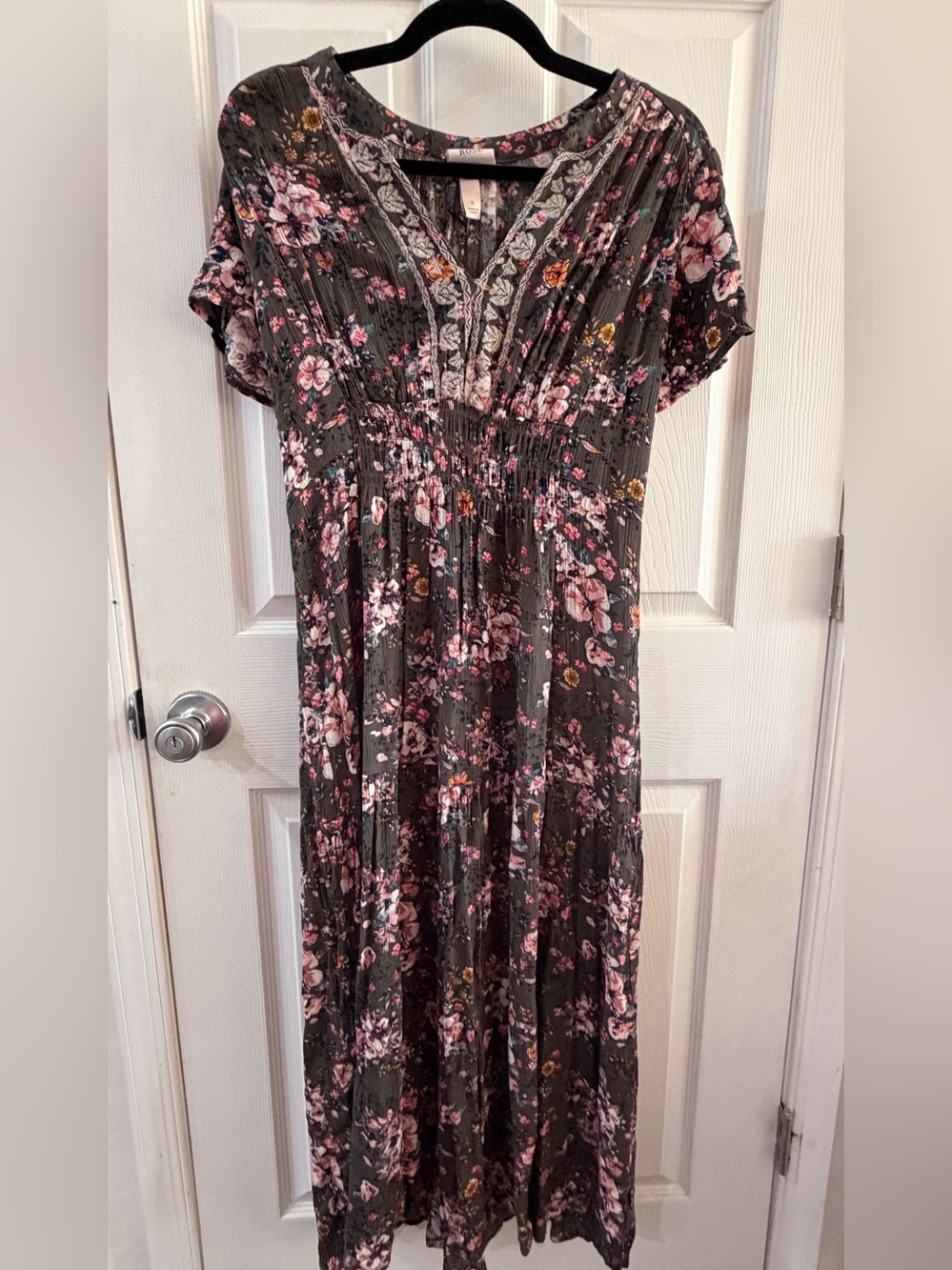 Knox Rose Floral Boho Midi Dress Size Small Gray Pink